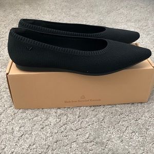 NEW Vivaia Flats
